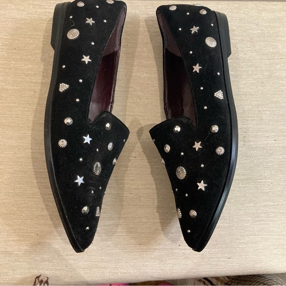 BCBGENERATION Sz 7  Nikkola Slip On Metal Studs Suede Slip On Pointy Toe Shoes - Picture 6 of 16